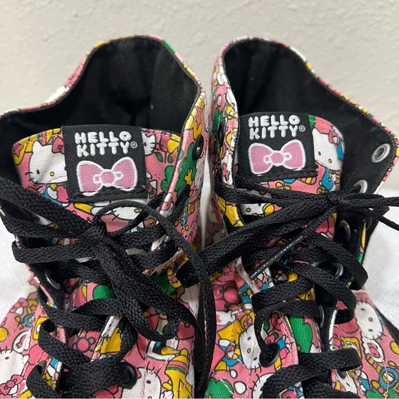 Vans X Hello Kitty Hi Top Shoes Allover Print Men’s Size 8.5 Women’s Size 10 GUC - Picture 4 of 10